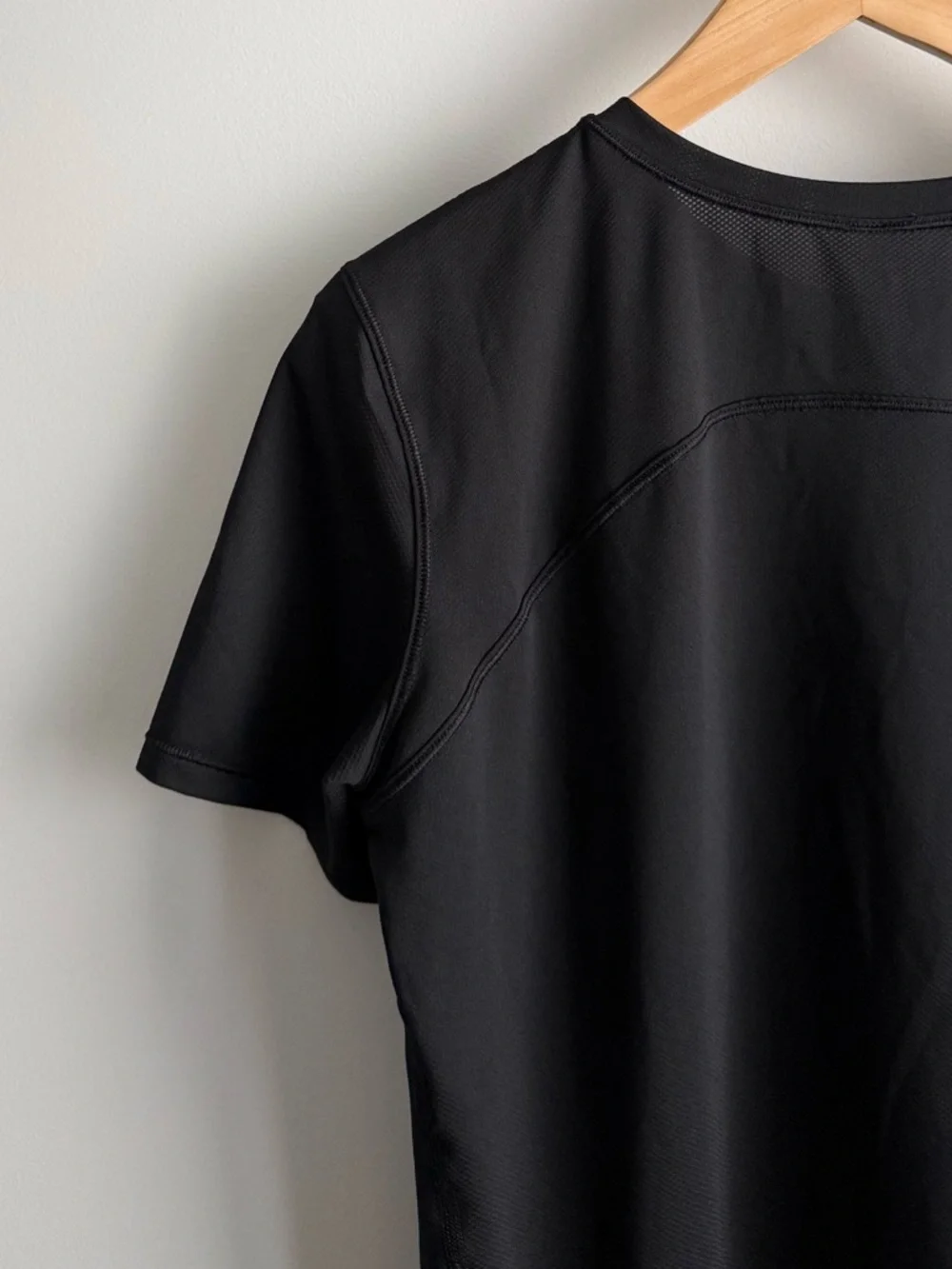 lululemon high neck running & training t-shirt - Picture 8 of 15